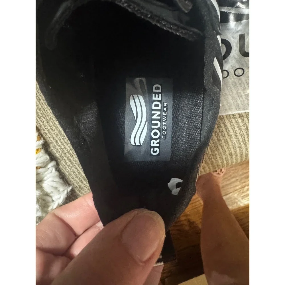 Grounded Footwear Barefoot Water Shoes Black White Striped Mens 7.5 Womens 9